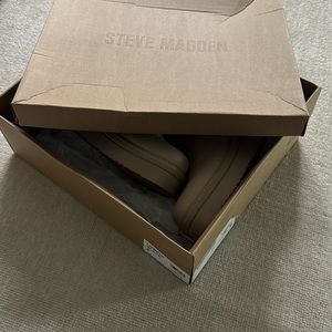 Steve Madden beige platform boots